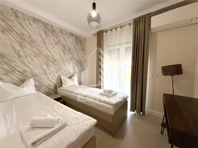 Casă 8 camere Moșnița Nouă - poza 17
