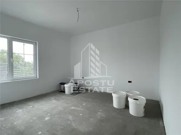 Casă 4 camere Sânmihaiu Român - poza 1