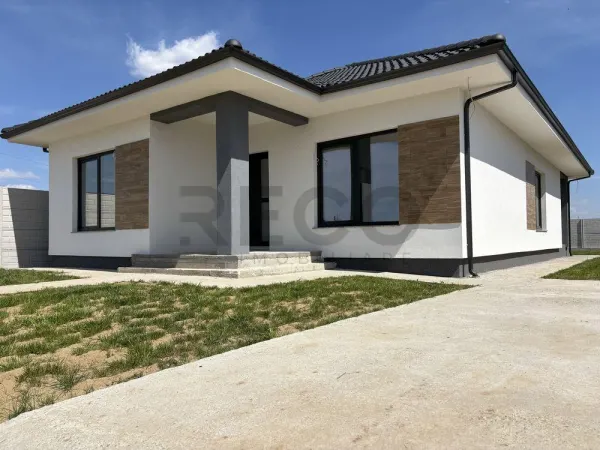 Casă 3 camere Sântandrei - poza 1