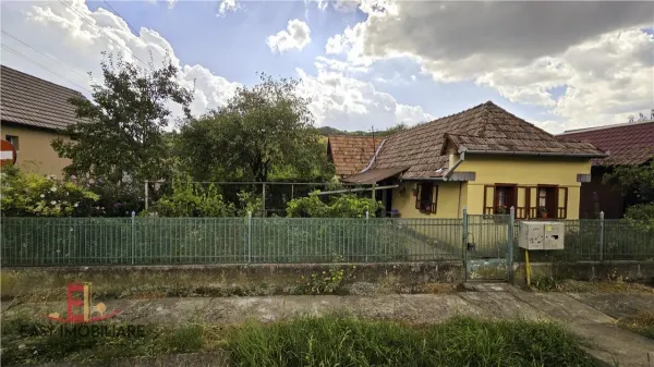 Casă 2 camere Acatari - poza 1