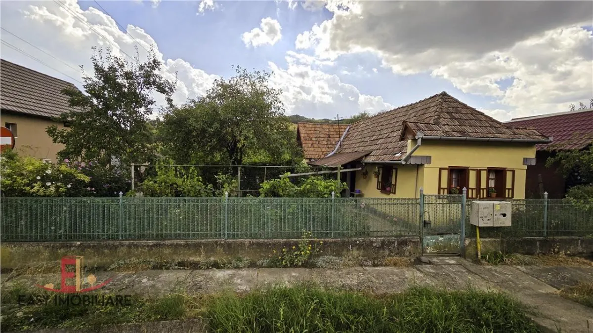 Casă 2 camere Acatari - poza 1
