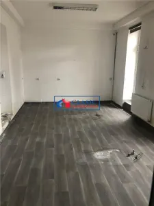Inchiriere spatiu comercial sau pentru birouri cu suprafata de 75 mp in Centru zona Piata Mihai Viteazu - Cluj-Napoca