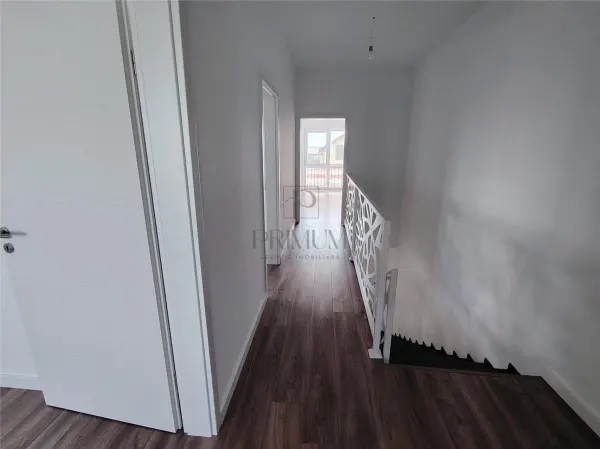 Casă 5 camere Moșnița Veche - poza 9