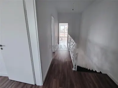 Casă 5 camere Moșnița Veche - poza 9