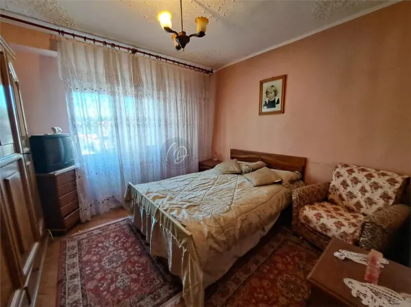 Apartament 3 camere Marghita - poza 4
