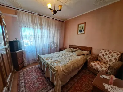 Apartament 3 camere Marghita - poza 4