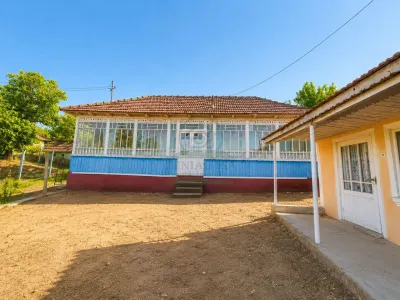 Casă 3 camere Costuleni - poza 1