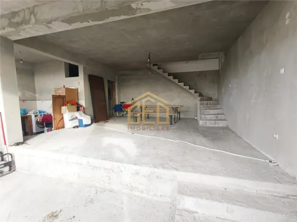 Casă 6 camere Moldova Noua - poza 7