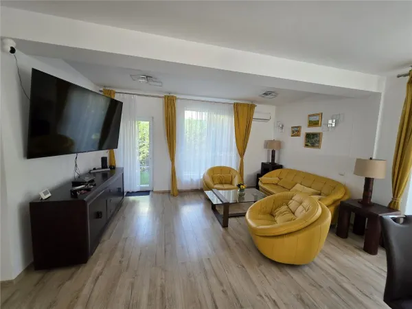 Casă 4 camere Tunari - poza 1