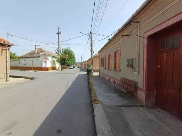 Casă 5 camere Moldova Noua - poza 14