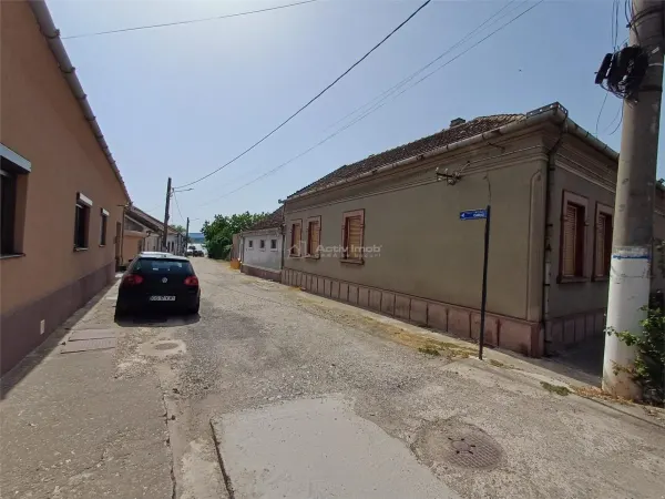 Casă 5 camere Moldova Noua - poza 15