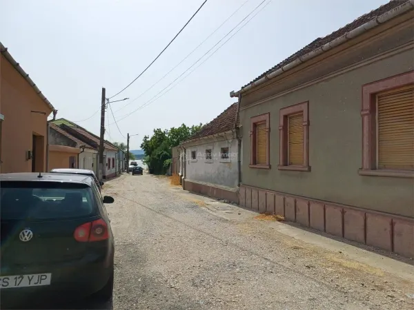 Casă 5 camere Moldova Noua - poza 16