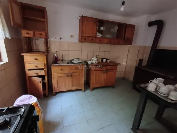 Casă 5 camere Moldova Noua - poza 18