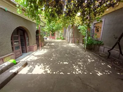 Casă 5 camere Moldova Noua - poza 3