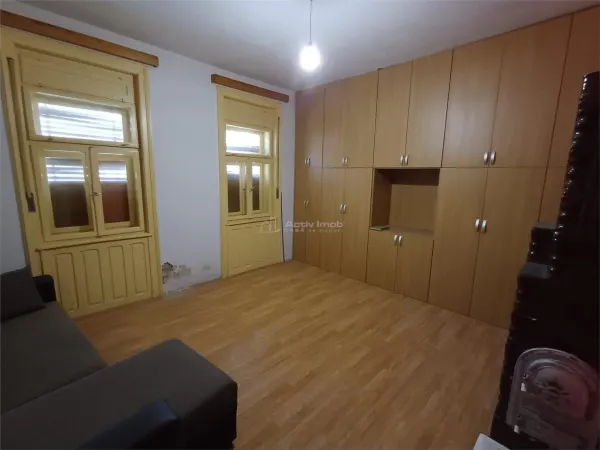 Casă 5 camere Moldova Noua - poza 23
