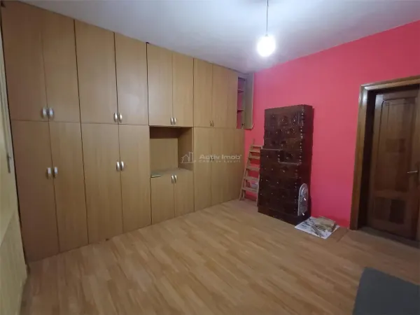 Casă 5 camere Moldova Noua - poza 8