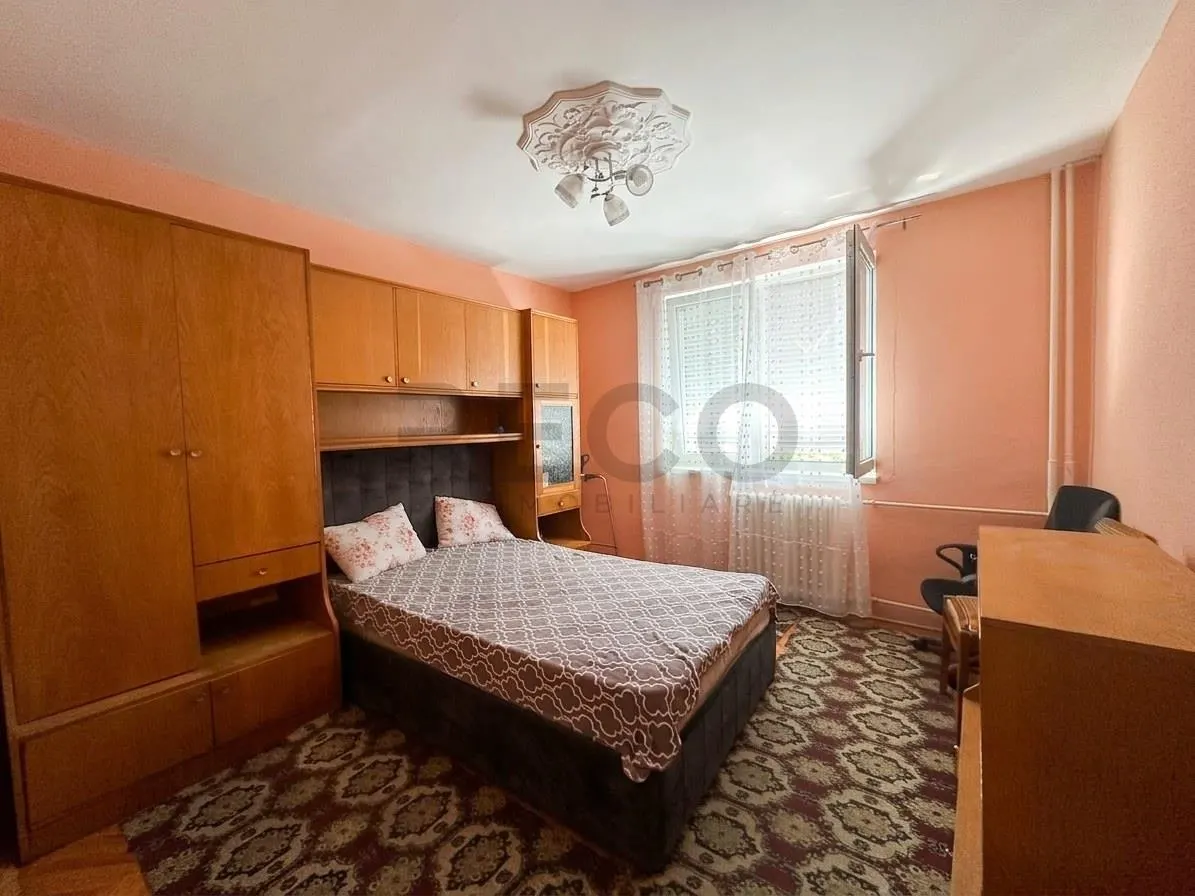 Apartament 3 camere Oradea - poza 1