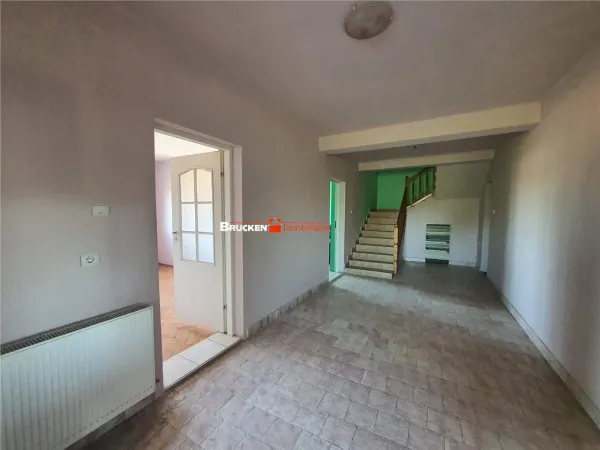 Casă 5 camere Chiribis - poza 1