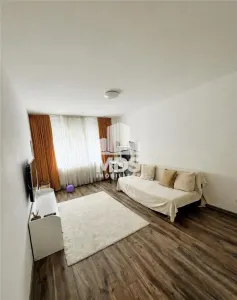 Decomandat cu centrala propie la etajul 2 - Timisoara