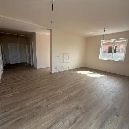 Casă 4 camere Moșnița Nouă - poza 3