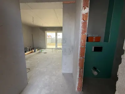 Casă 4 camere Moșnița Nouă - poza 2