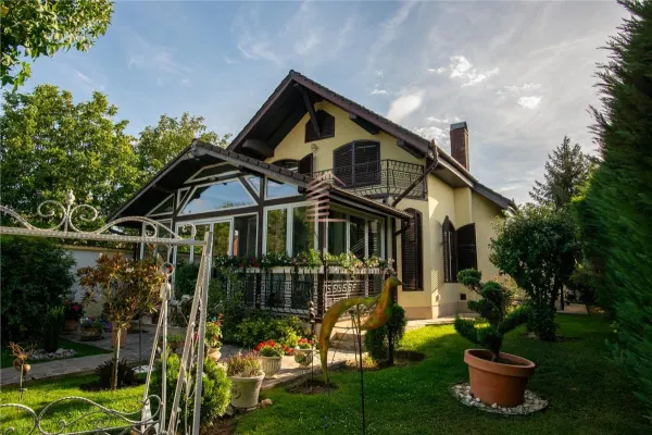 Casă 5 camere Rontau - poza 1