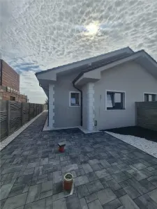 Casă 3 camere Moșnița Nouă - poza 2
