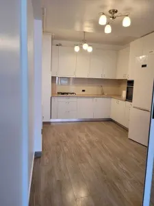 Apartament 3 camere de inchiriat Isaran, Tractorul - Brasov