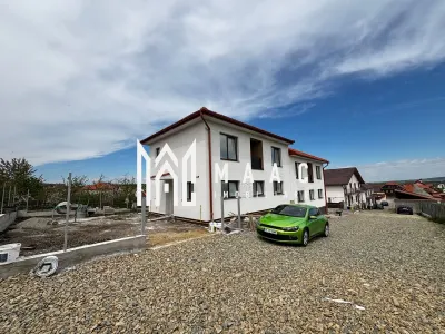 Casă Tip Duplex | 4 Camere | 2 Balcoane | Terasă | Șura Mică - Sura Mica