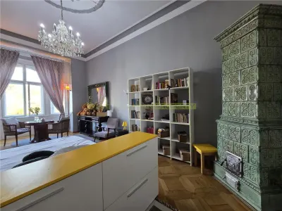 Garsoniera pretabila birou in Centrul Istoric Palatul Soarelui - Brasov