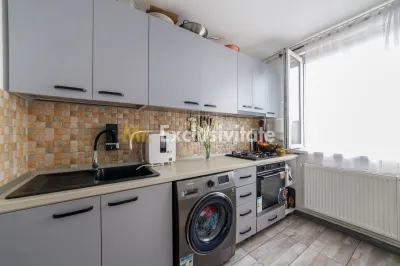 Apartament 3 camere decomandat, 2 balcoane și loc de parcare – Trivale - Pitesti