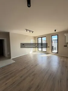 Apartament 2 camere, terasa, etaj intermediar, garaj, Eroilor - Floresti