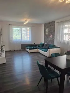 Apartament 2 camere, balcon, etaj intermediar, BMW - Floresti