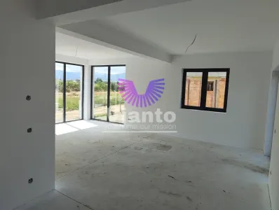 Casa 4 Camere 130mpu, 310 - Cristian - Cristian