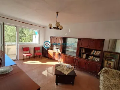 Royal Imobiliare - Vanzare apartament 3 camere zona Mihai Bravu - Ploiesti