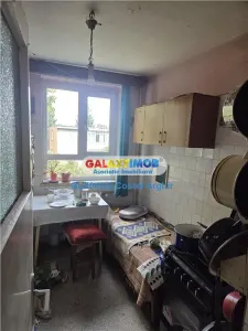 Vindem ap cu 2 cam cf 1 SD, et 4, in zona Craiovei - Pitesti