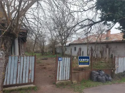 De vanzare Teren 1085 mp cu casa demolabila, Padureni, com. Buturugeni - Padureni
