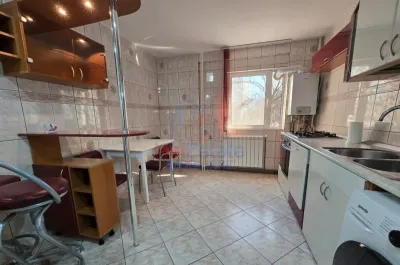 Ocazie - zona Podu Ros Apartament 3 camere - Iasi