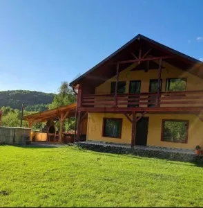 Vand sau schimb casa Campu Cetatii din caramida si lemn - Campu Cetatii