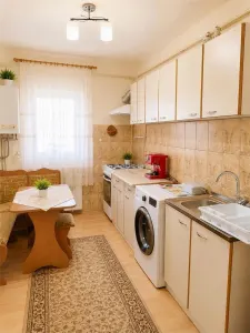 Oras Ulmeni Apartament 3 Camere Etaj 1 cu garaj si boxa - Baia Mare