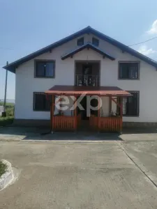 Casă spațioasă de închiriat în Ungureni – Dambovita - Ungureni (Dragomiresti)