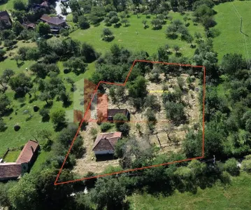 Teren 4558 mp cu casă tradițională, Sohodol, Bran - Bran