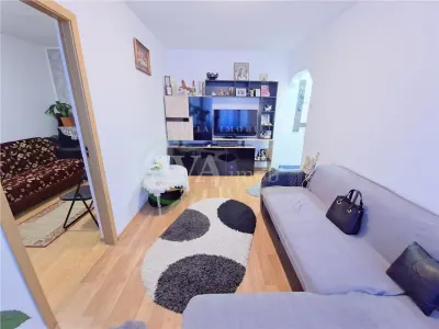 Apartament 3 camere, renovat, mobilat si utilat, zona Cora - Bacau
