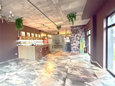 Spatiu comercial 128 mpu 8 parcari pretabil restaurant - Sibiu