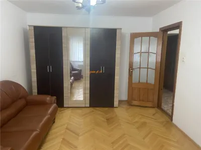Apartament 3 camere de inchiriat in Focsani , zona ultracentrala , et 1/3 , 70 mp , mobilat - Focsani