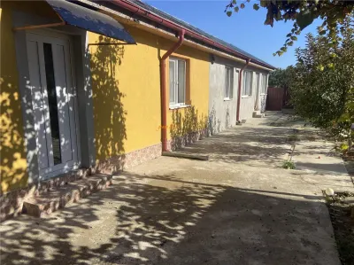 Casa de vanzare in sat Tataranu cu suprafata de 118 mp , teren 1287 mp, constructie moderna , mobilata complet - Tataranu