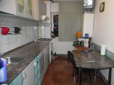 De inchiriat apartament 2 camere, str Toamnei - Brasov