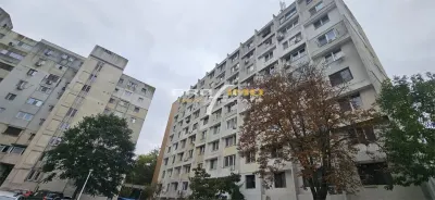 Apartament 2 camere, parter inalt, semidecomandat, Piata Tomis 2 - Constanta