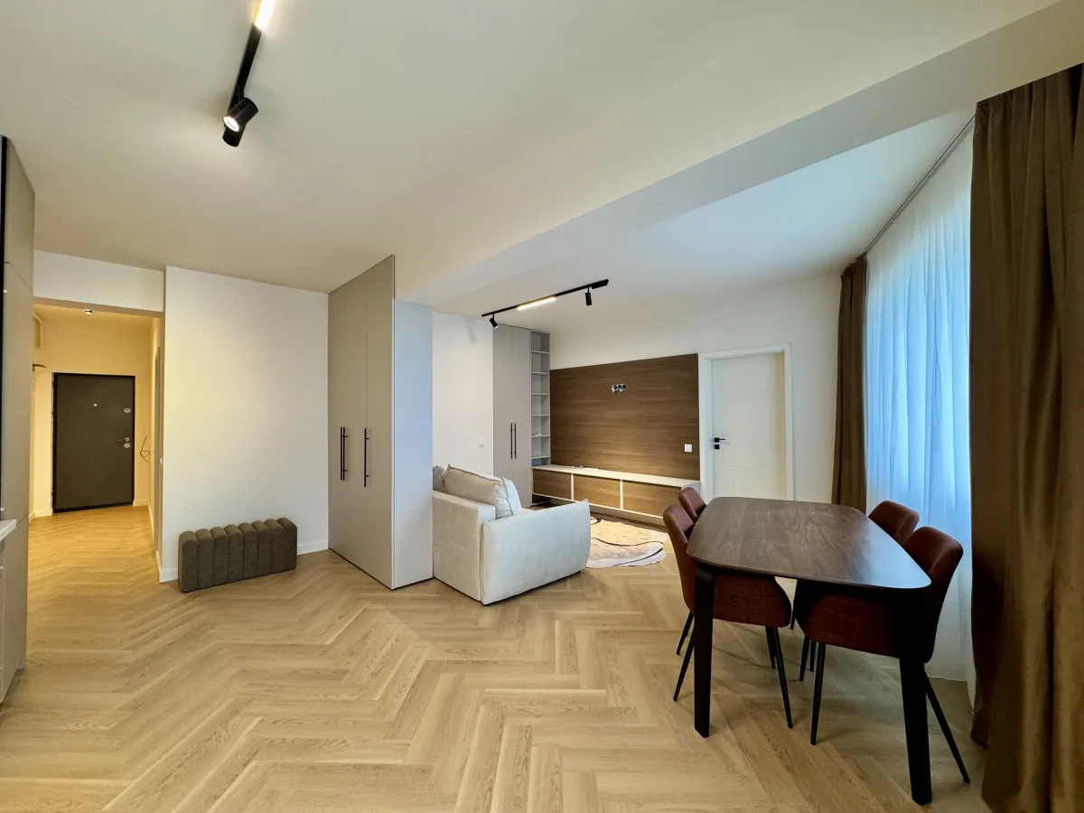 Apartament cu 2 camere la cheie, 60mp utili, baie cu geam, etaj 1/3, parcare privata, - Selimbar