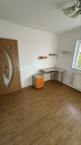 Decomandat, mobilat si utilat, etaj intermediar - Timisoara